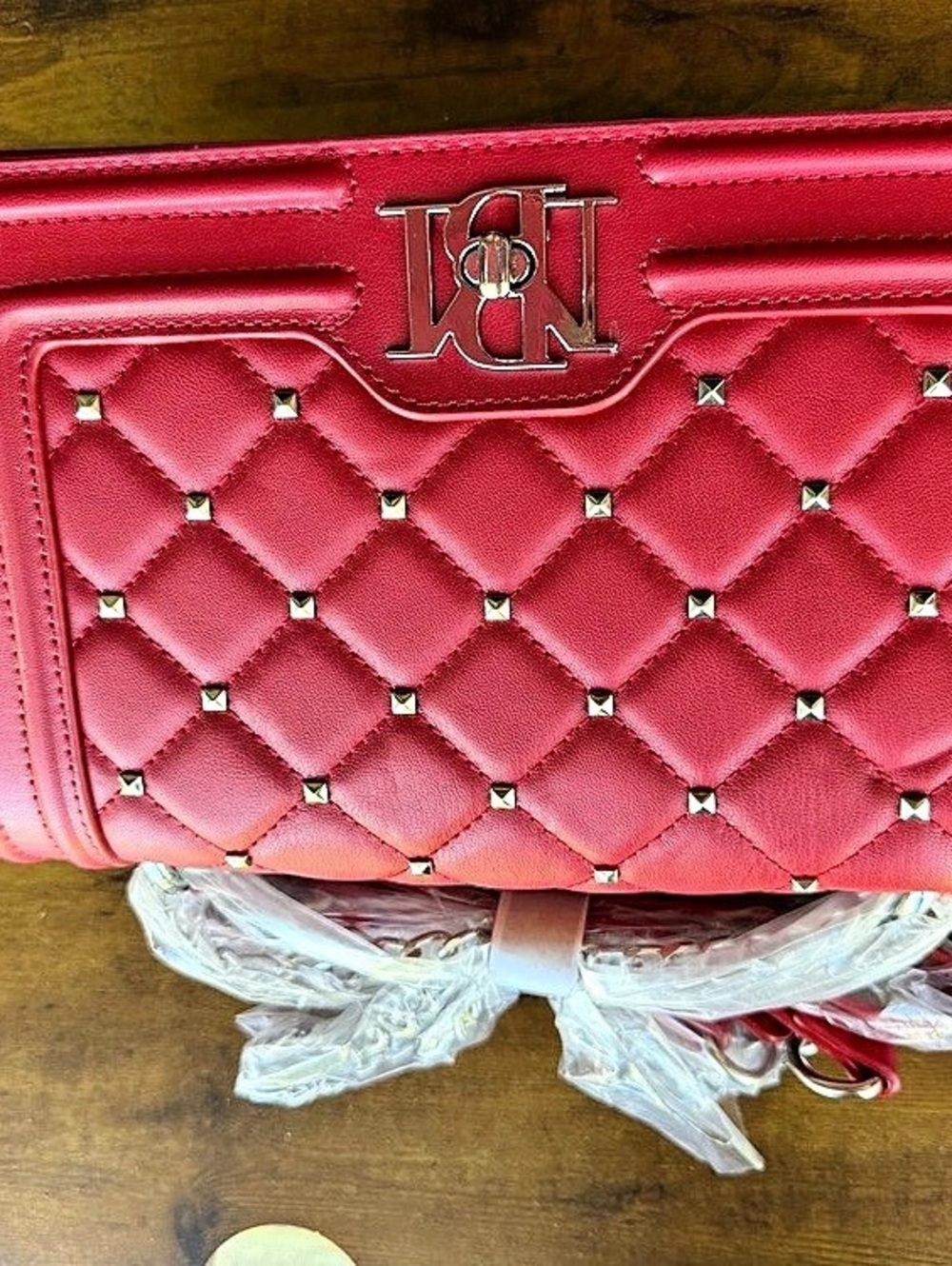 Badgley Mischka Quilted Shoulder Bag in Red